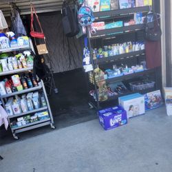 Yarsale. 3809 Rockford. Ave. 