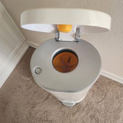 Munchkin Diaper Genie Baby Diaper Pail