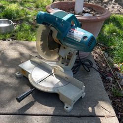 Makita 10” Miter Saw LS1030