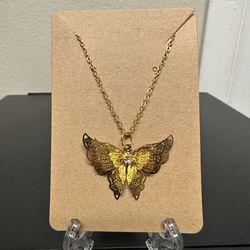 Beautiful gold butterfly with rhinestone necklace 