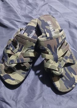 Camouflage Flip Flop Sandals 🩴