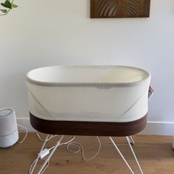 Snoo bassinet