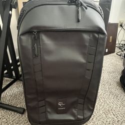 NEW Nomatic McKinnon CAMERA PACK 35L 