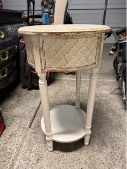 Round table - distressed