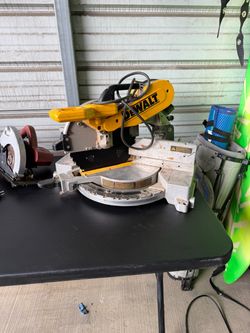 DeWALT saw