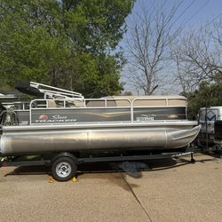 2023 SunTracker 18’ Party Barge