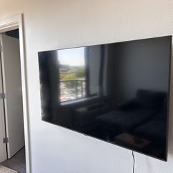 Samsung 55 Inch TV - TV Mount Included (No Remote)