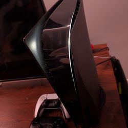 PS5 disc edition w/ 2 controllers 