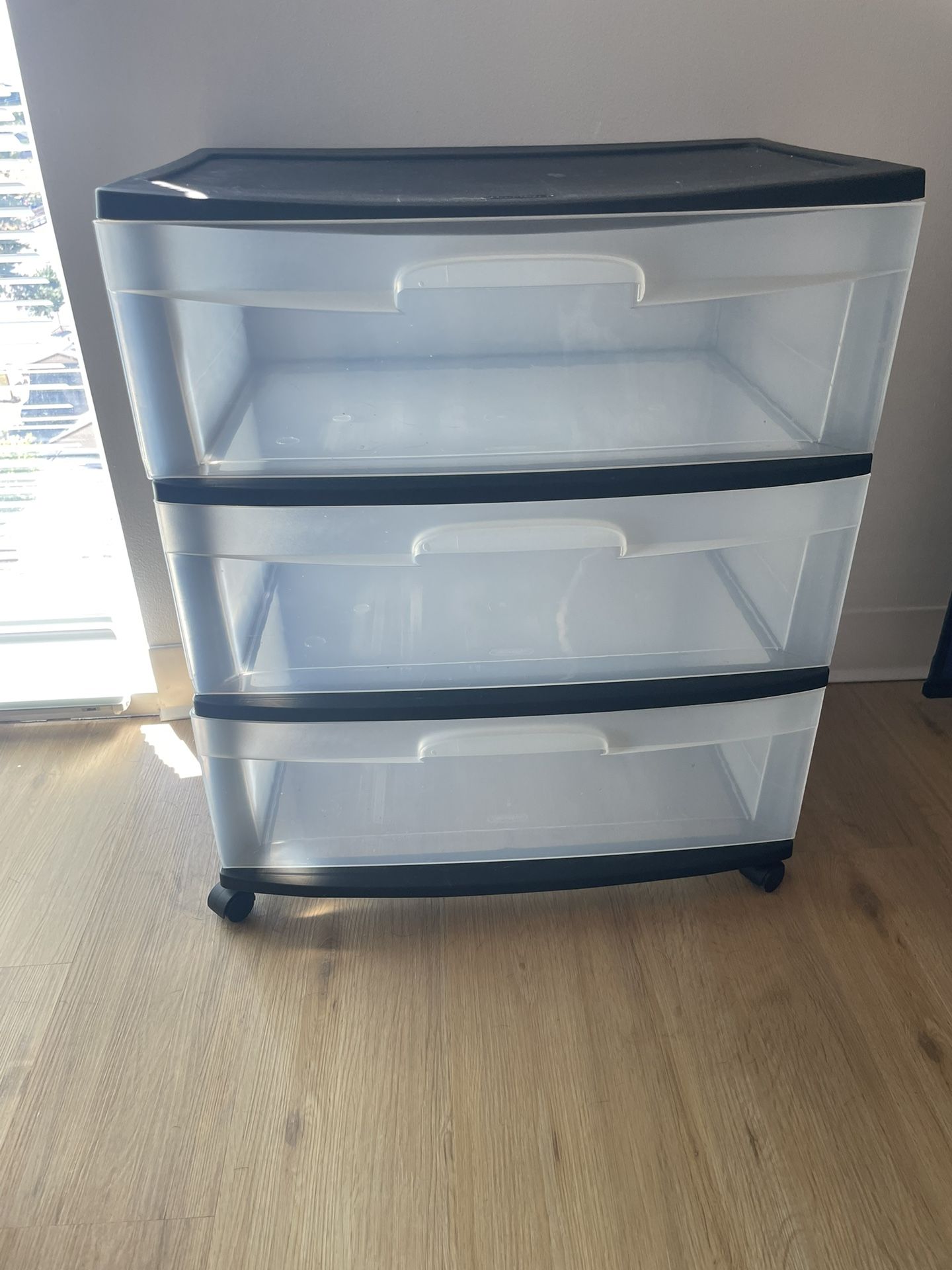 Wide Clear Organizer