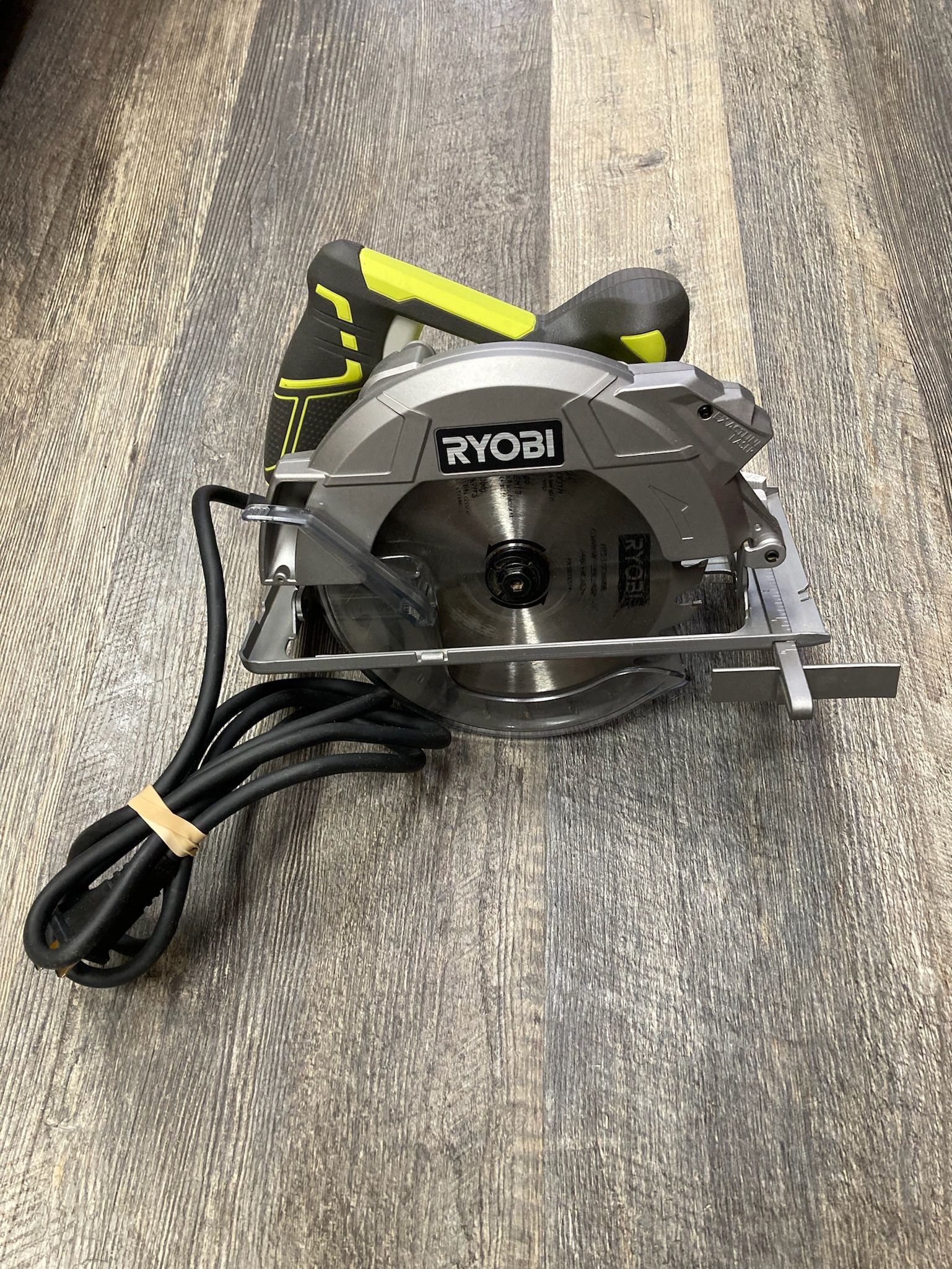 Ryobi CSB144LZ 15 Amp 7-1/4” Corded Electric Circular Saw