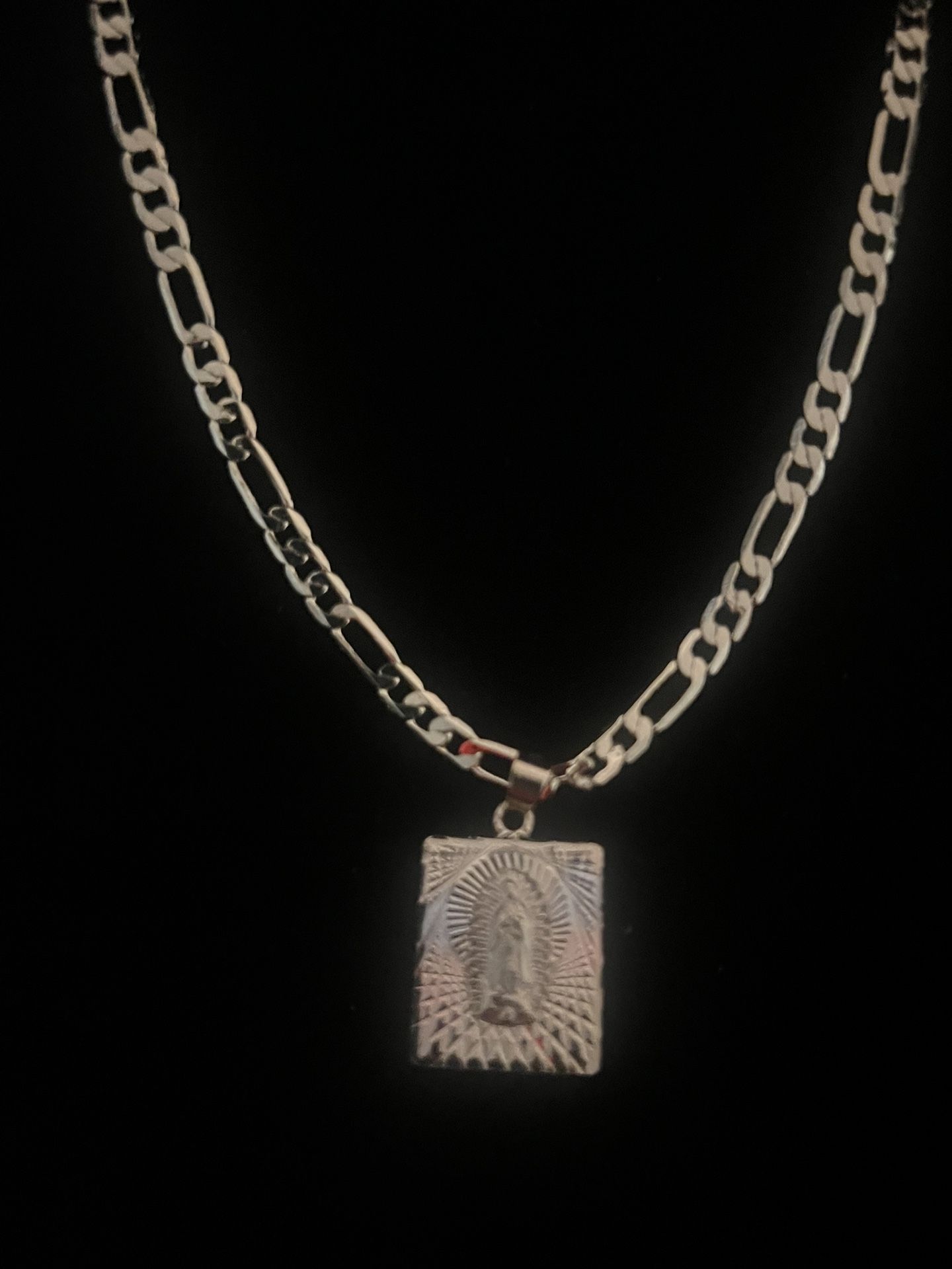 Chain & Pendant – Virgen de Guadalupe
