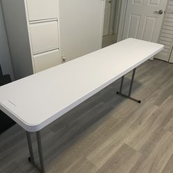 Folding table