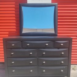 🚨 Dresser With Mirror 🚨