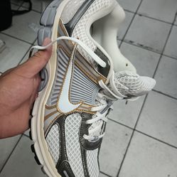 Nike Zoom Vomero 5 NA70