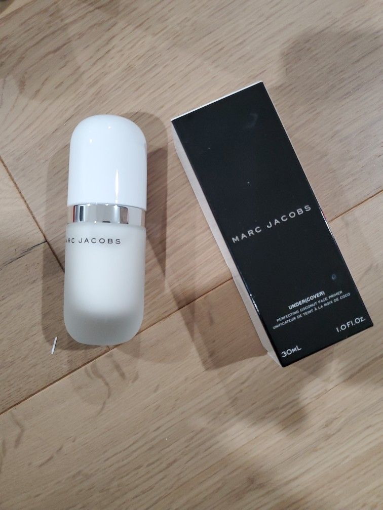 Marc Jacobs Beauty
Under(cover) Perfecting Coconut Face Primer
