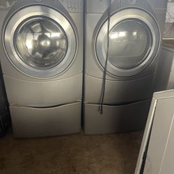 Whirlpool Washer And Gas Dryer 