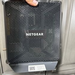 NETGEAR AC1900 WiFi Cable Modem Router (Model C7000v2) – Excellent Condition