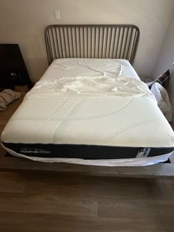 Queen Tempur-pedic Mattress