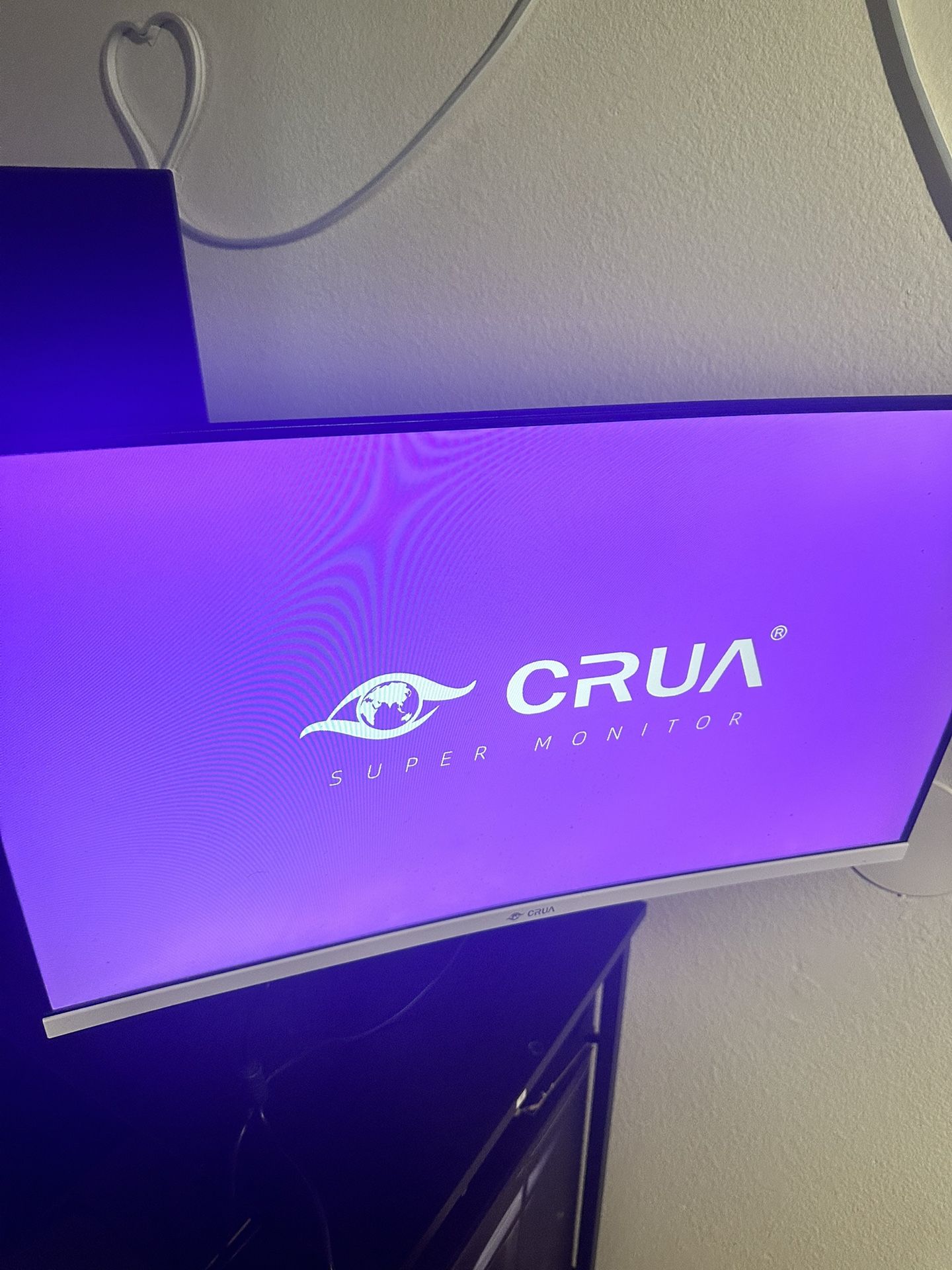 Crua Monitor 24”