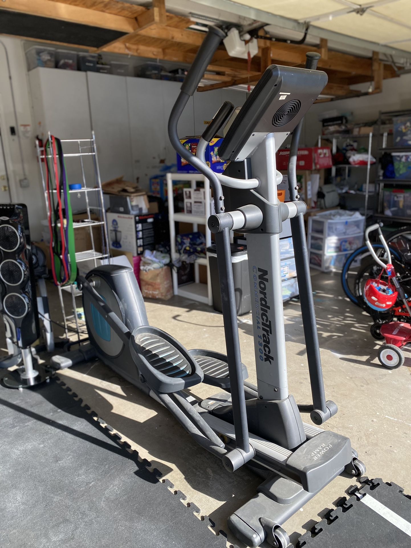 NordicTrack 1300 Elliptical ELNT16907