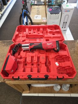 Milwaukee M18 Force Logic Press Tool