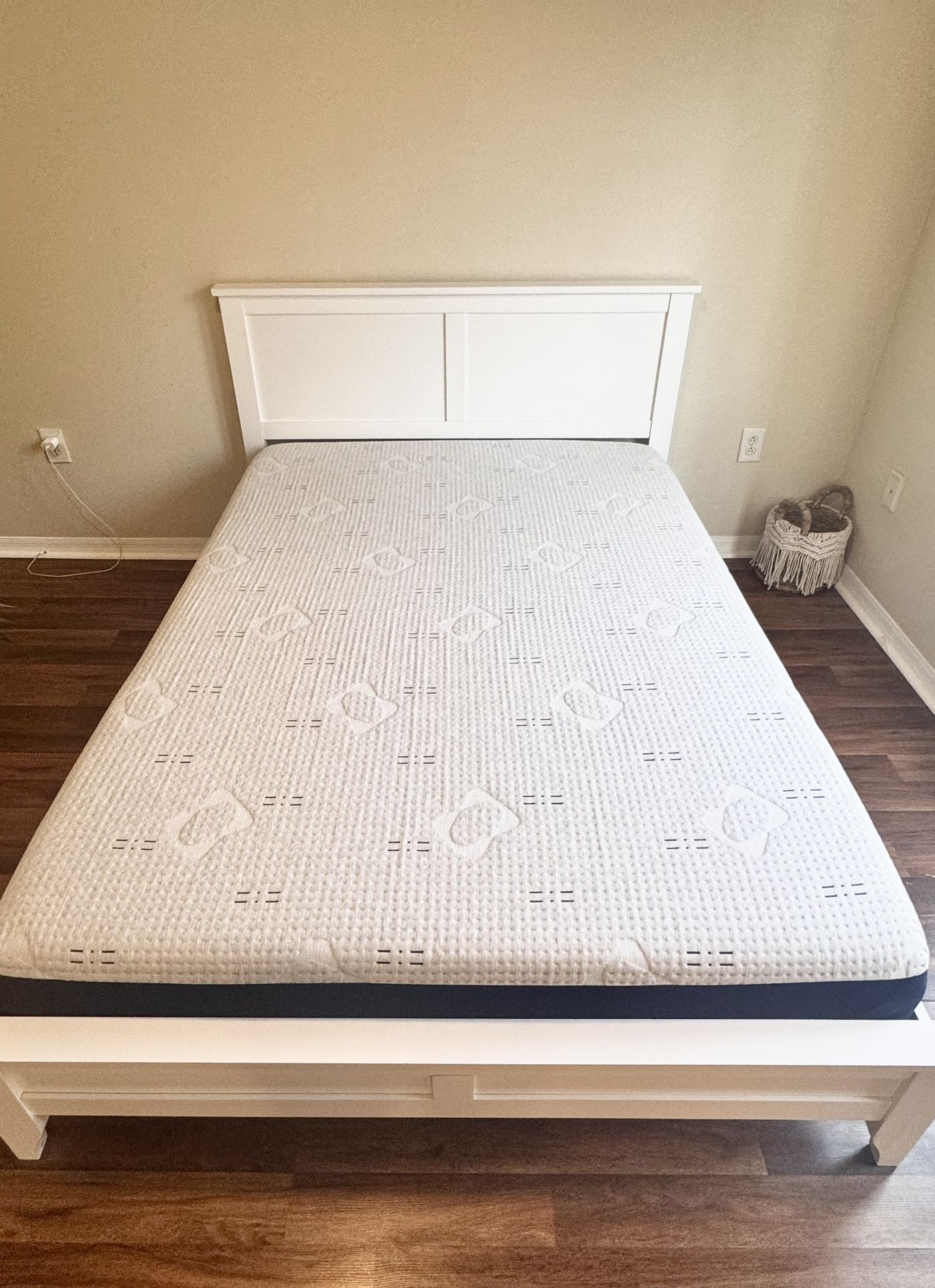 Brand New Full Mattress (bed frame Included for free!)