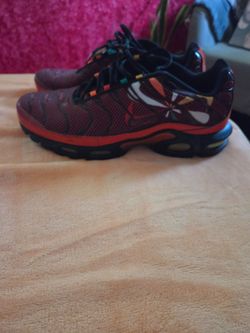 Slightly used men gym shoe