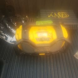 Dewalt Bluetooth Radio/Charger/Junction Box