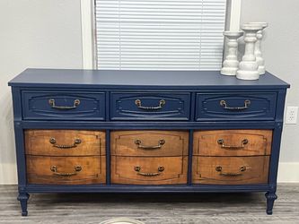 Vintage 9 drawer dresser