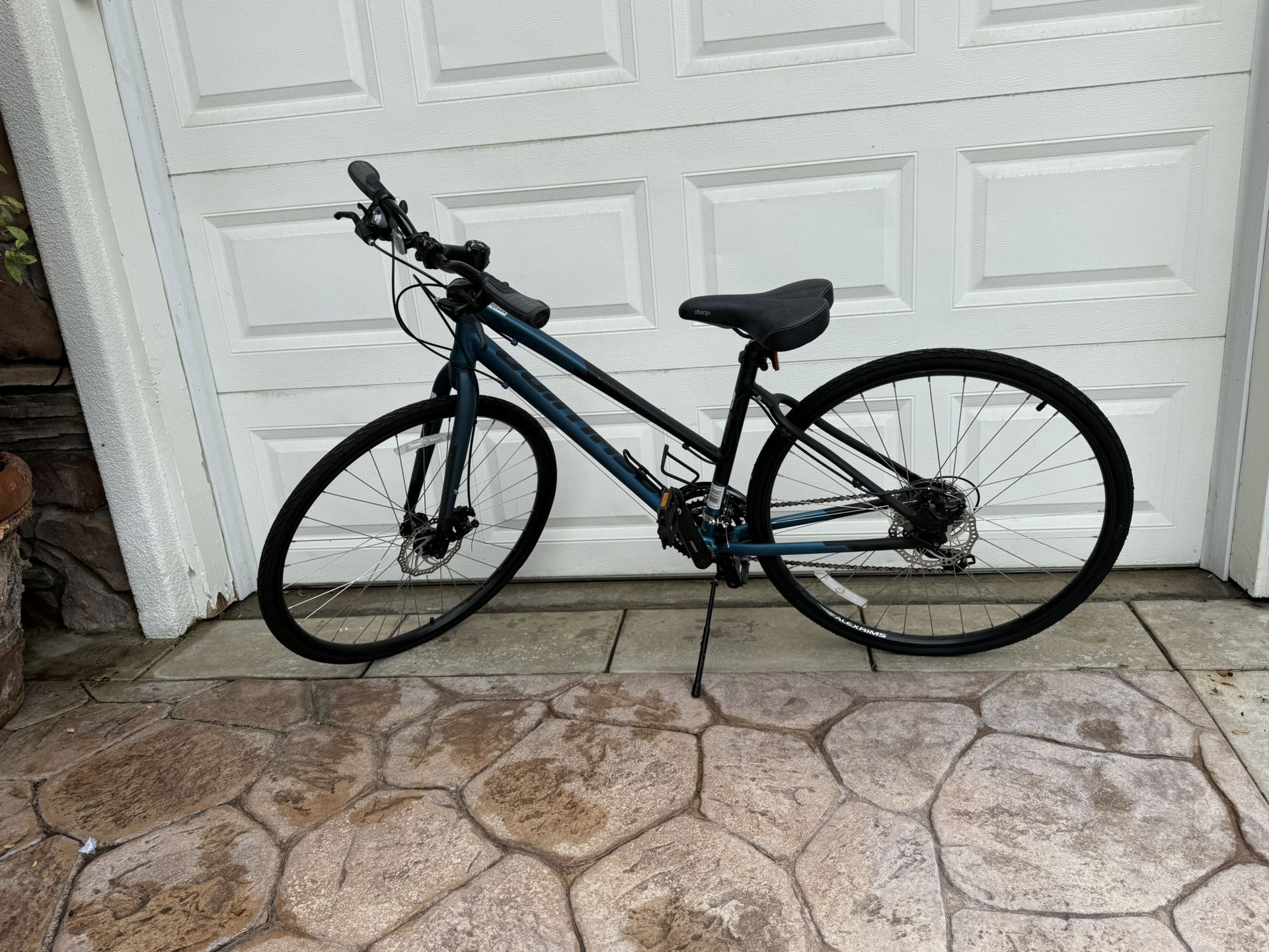 2 Bikes one women’s one kids or teen