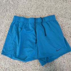 nike women’s shorts