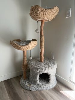 Mau Cento cat tree