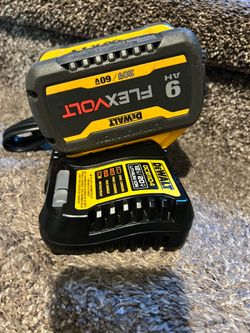 Dewalt 9 ah battery /  charger ￼