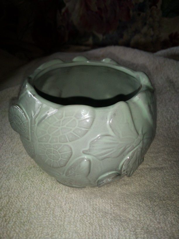 SAGE GREEN CERAMIC BUTTERFLY CONTAINER