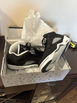 Air Jordan 5 Retro (GS) Size 5
