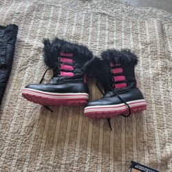 Size 4 Girl's Snow Boots