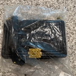 CC BLACK PURSE 