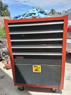 CRAFTSMAN TOOL BOX 🧰 5,DRAWERS, $100, NOW AVAILABLE.