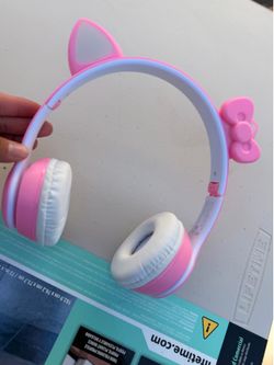 Hello kitty headphones