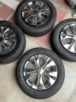 Original Honda CRV chrome rims & tires