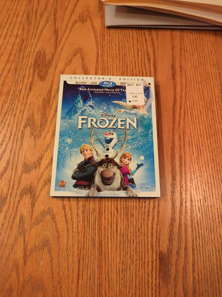 Disney Frozen Collector's Edition. DVD Widescreen Blu-Ray.