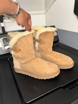 Women’s Ugg Boots Size 7