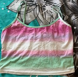 Women crop top