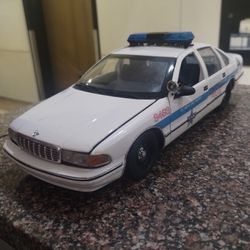 1/18 Scale Chicago Police 1996