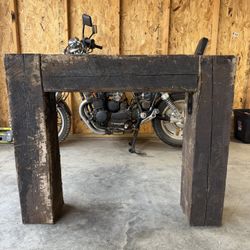 RAILROAD TIE ENTRY WAY TABLE