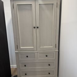 Armoire/Chest