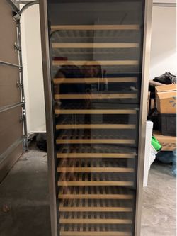 Avanti WCR682SS 166-Bottle Wine Chiller / Wine Cooler – Works – Cleaned & Tested