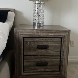 2 Nightstands 