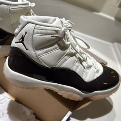 7.5 Women’s Air Jordan 11 Retro 
