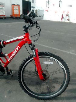 SCHWINN MOUNTAIN BIKE